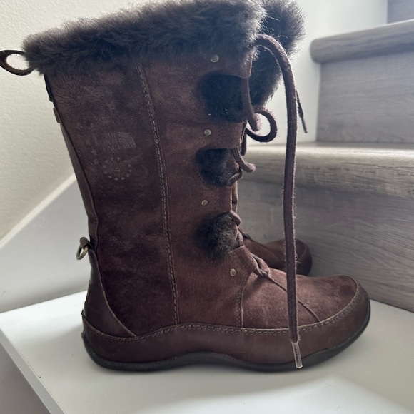 The North Face Waterproof Boots size 7 women - Picture 1 of 8